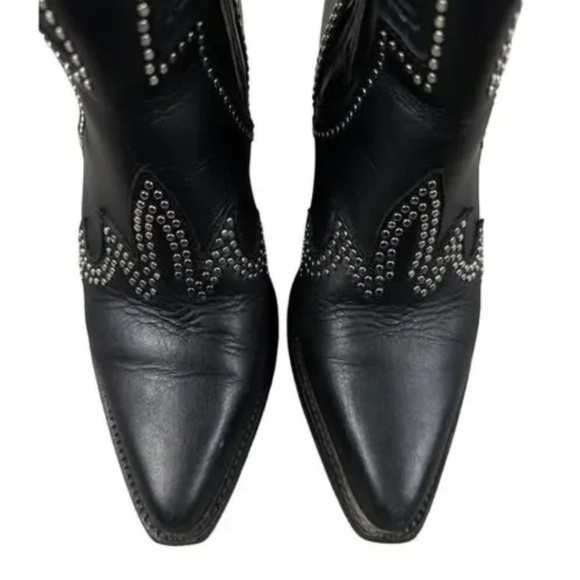 Thursday Boot - Icon Leather Western Boot in Black - Picture 3 of 12